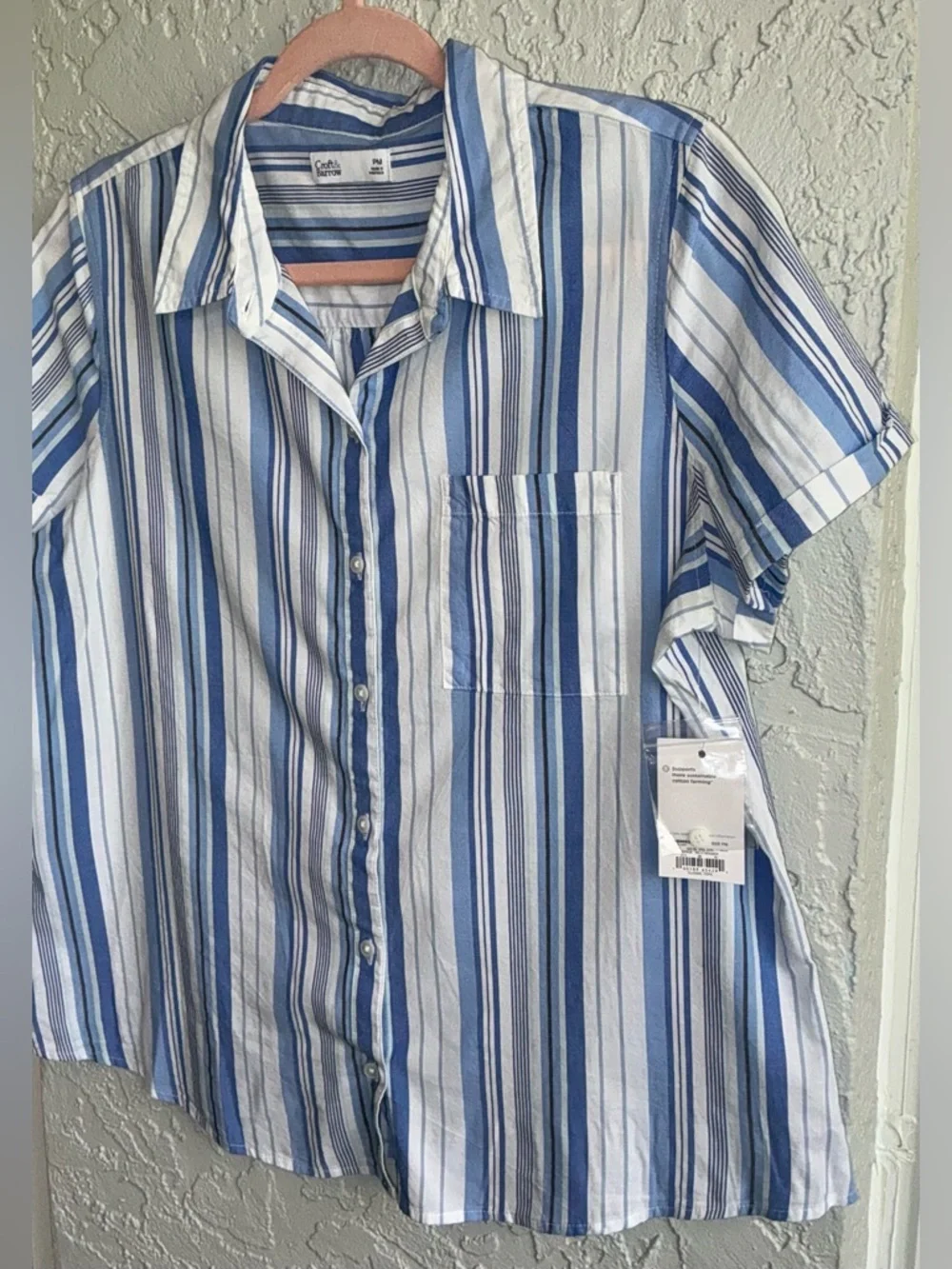 Croft & Barrow Blue & White Vertical Stripe Short-Sleeve Button-Down Shirt (NWT) - Picture 4 of 7